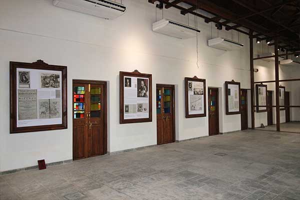 Travellers to Surat Gallery- Picture
