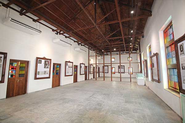 Travellers to Surat Gallery- Picture